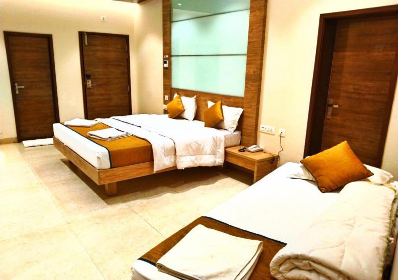 The Paradise Hotel - Luxury Stay 칸치푸람 외부 사진