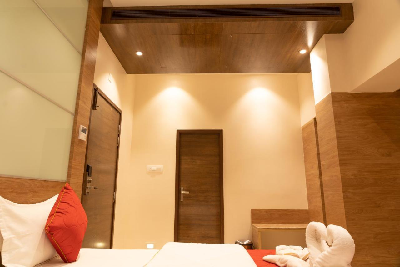 The Paradise Hotel - Luxury Stay 칸치푸람 외부 사진
