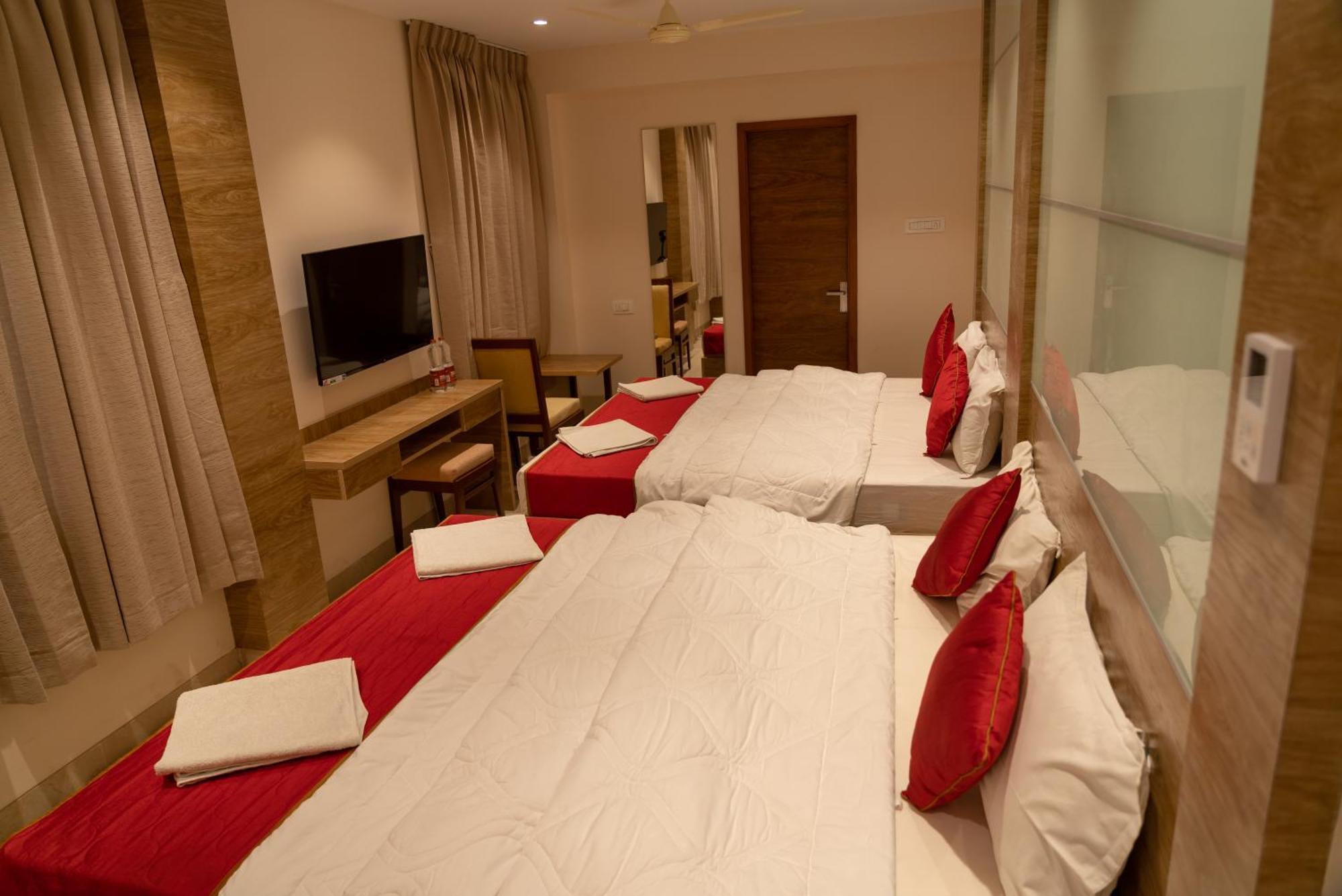 The Paradise Hotel - Luxury Stay 칸치푸람 외부 사진