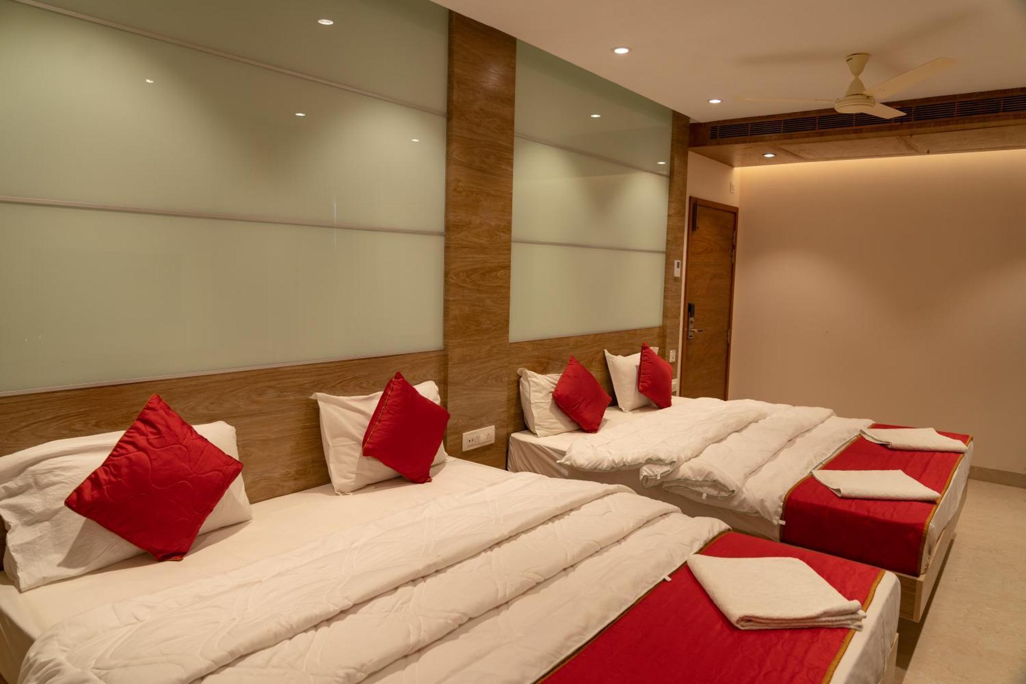 The Paradise Hotel - Luxury Stay 칸치푸람 외부 사진