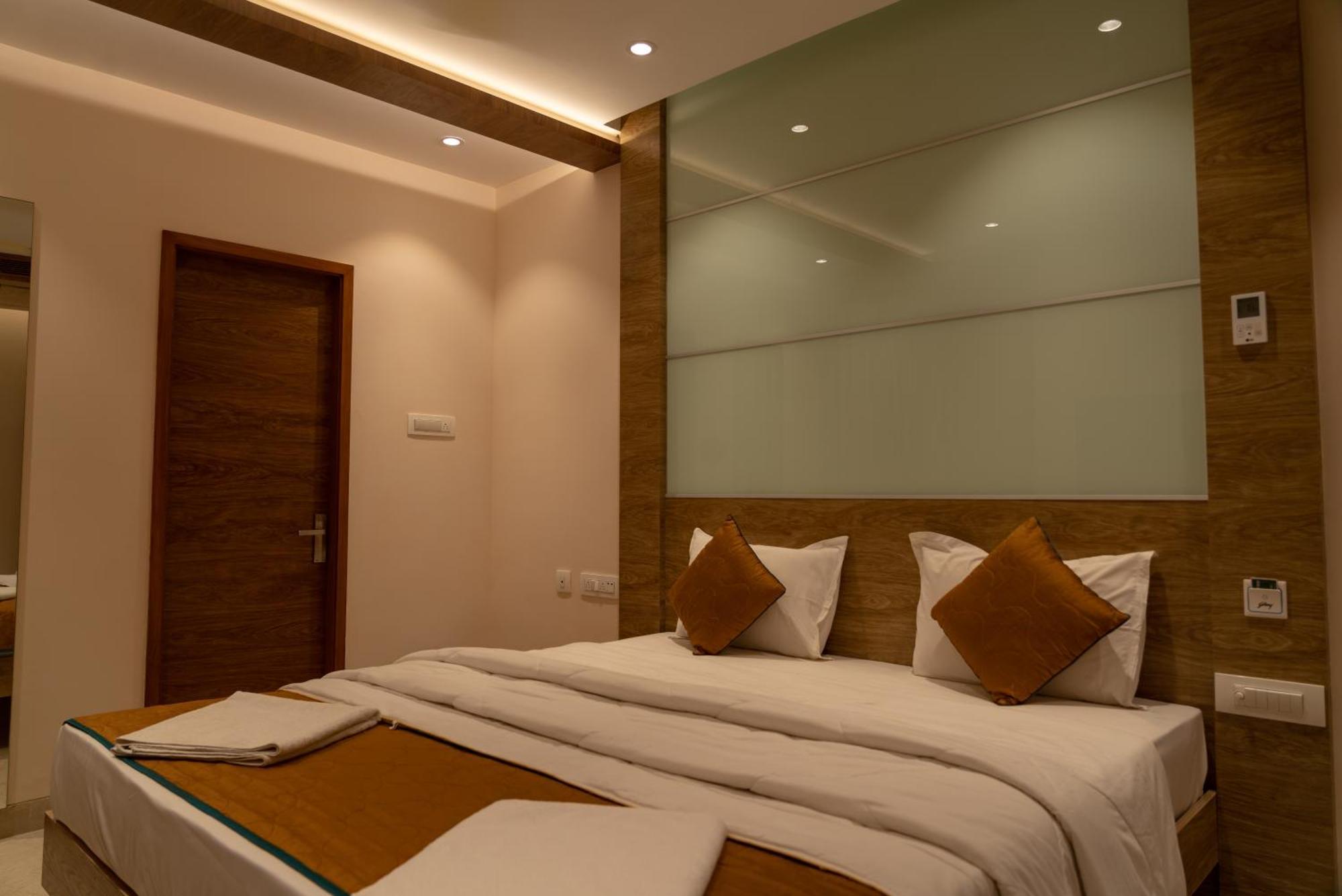 The Paradise Hotel - Luxury Stay 칸치푸람 외부 사진